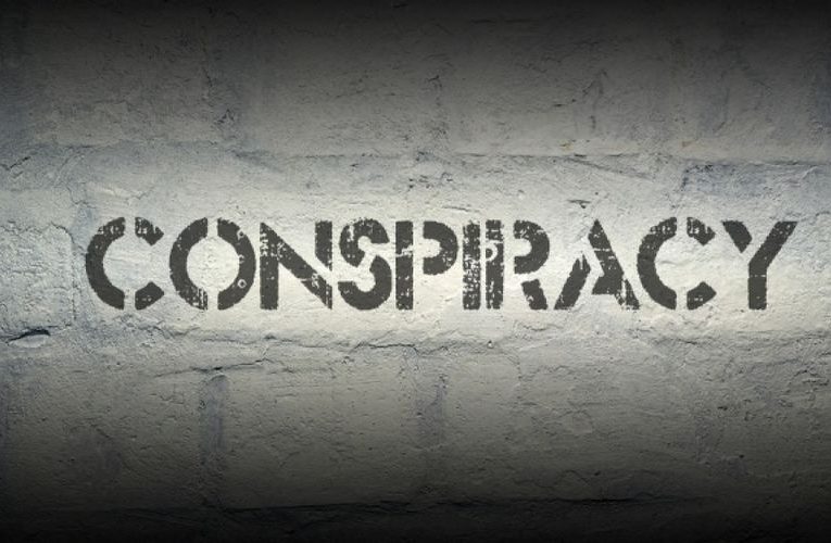 Όταν τα άκρα της βλακείας συναντώνται