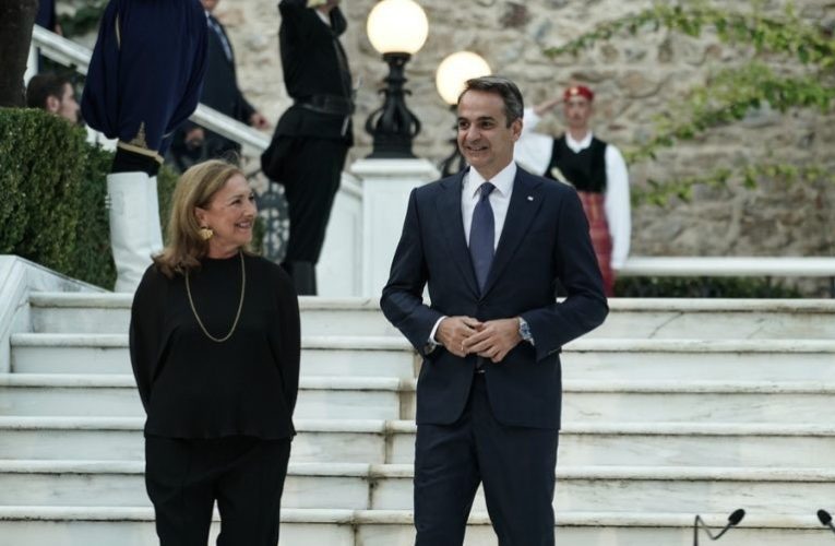 Θυμάται κανείς κάποιον καλύτερο πρωθυπουργό; Εκλογές τώρα!