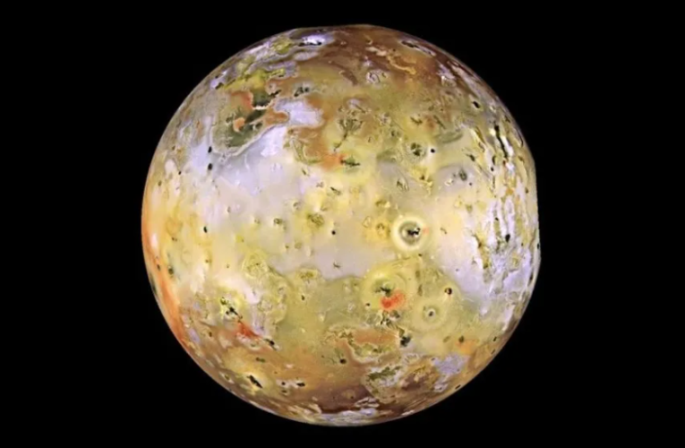 Τα δέκα παράξενα φεγγάρια του ηλιακού συστήματος: Από την Καλλιστώ στη Νηρηίδα και από την Μιράντα στον Τιτάνα [photo]